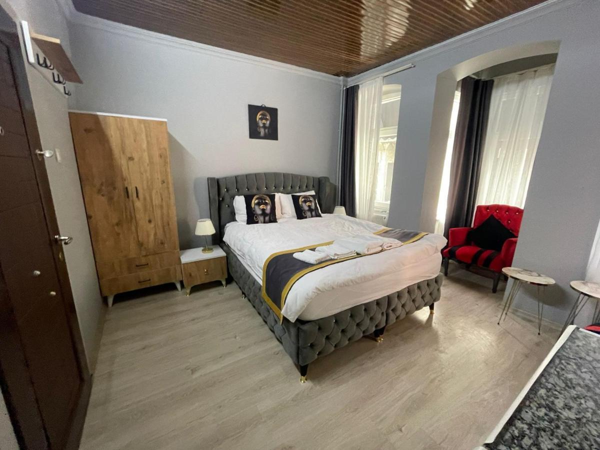 Taksim Red Suite Istanbul Exterior foto